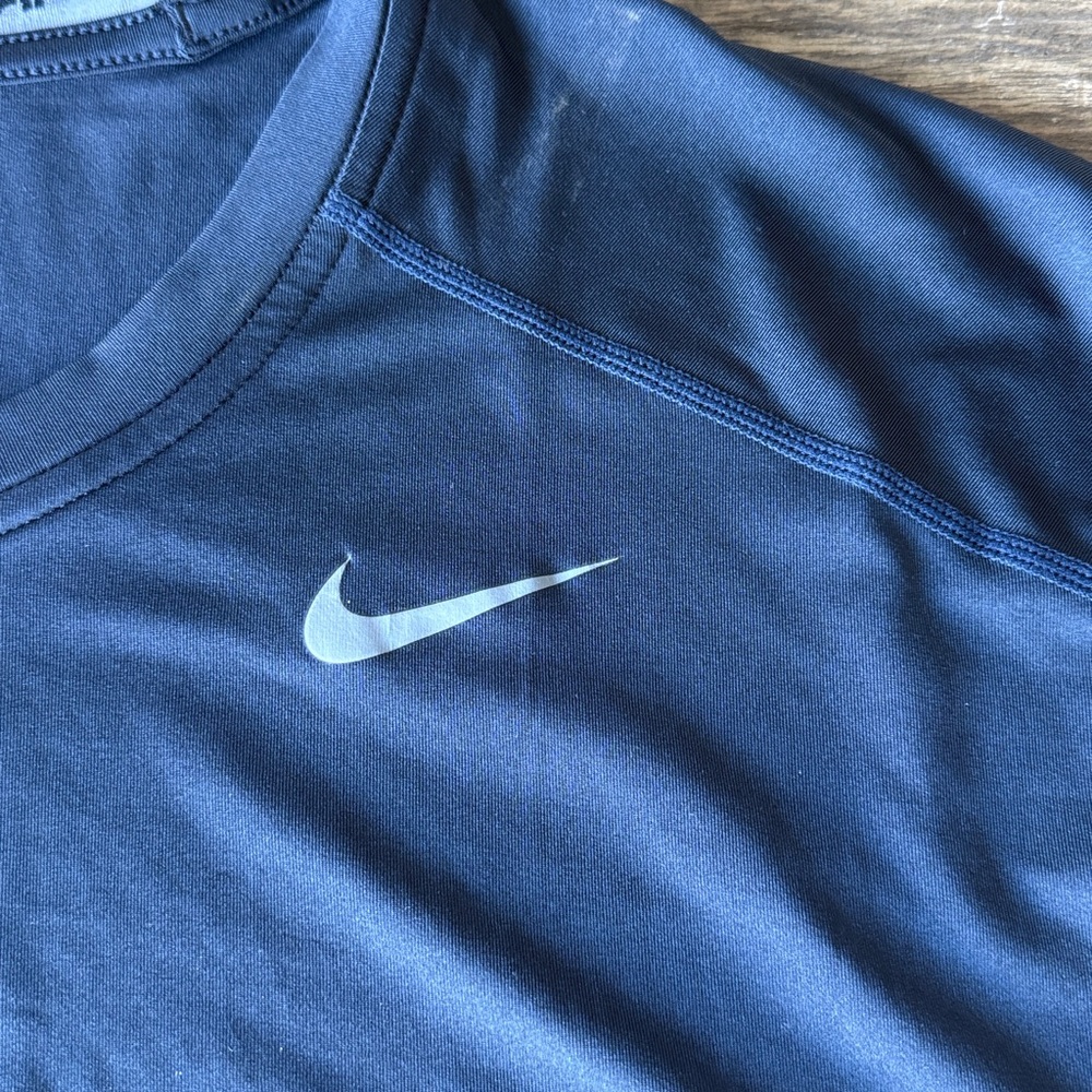 Nike Pro Combat Performance Tee - Picture 3 of 5